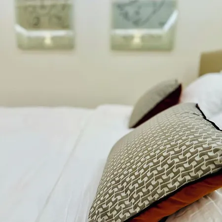 Apartamento Duplex Luxueux En Plein Centre Du Vieil Antibes